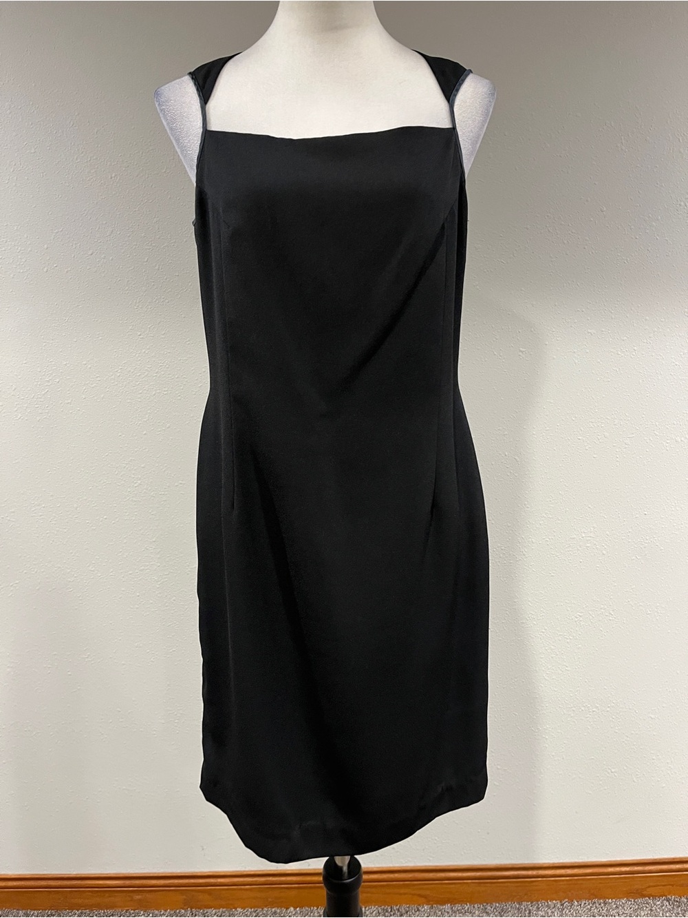 Spenser Jeremy Classic Black Square-Neck sleeveless mini Dress size 8